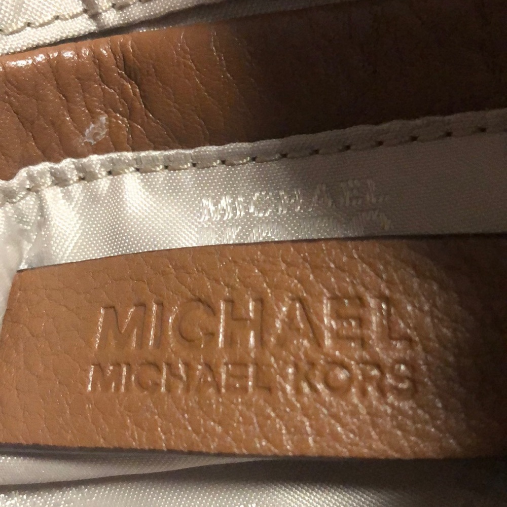 Authentic Michael kors crossbody bag - Picture 3 of 4